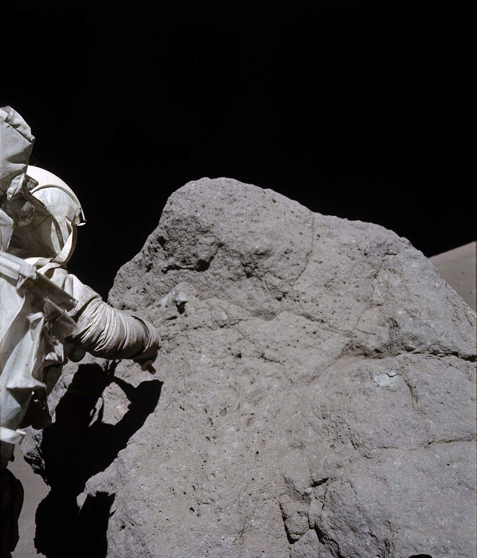 Need for Lunar Geologists